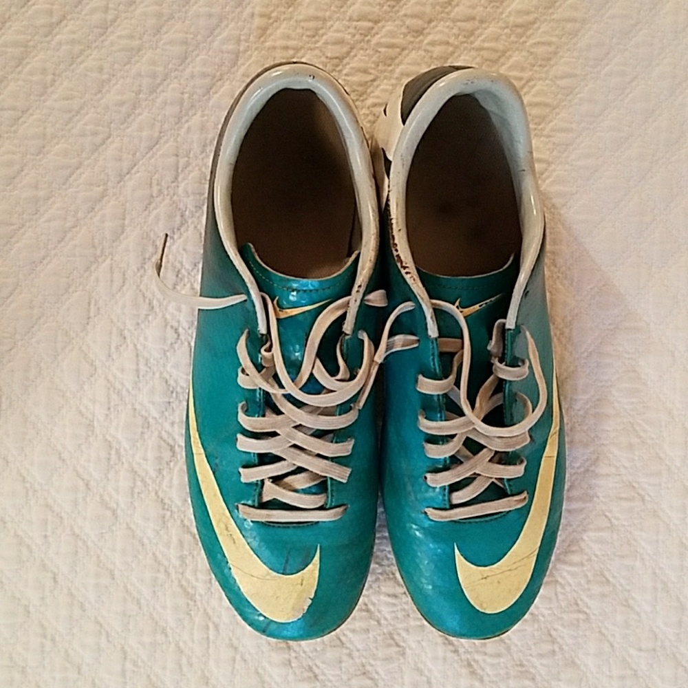 Nike women's soccer cleats